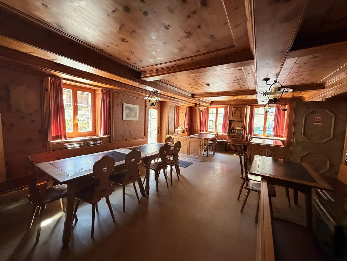Auberge avec appartement de 5½ pièces dans les combles - Photo 2 sur 10