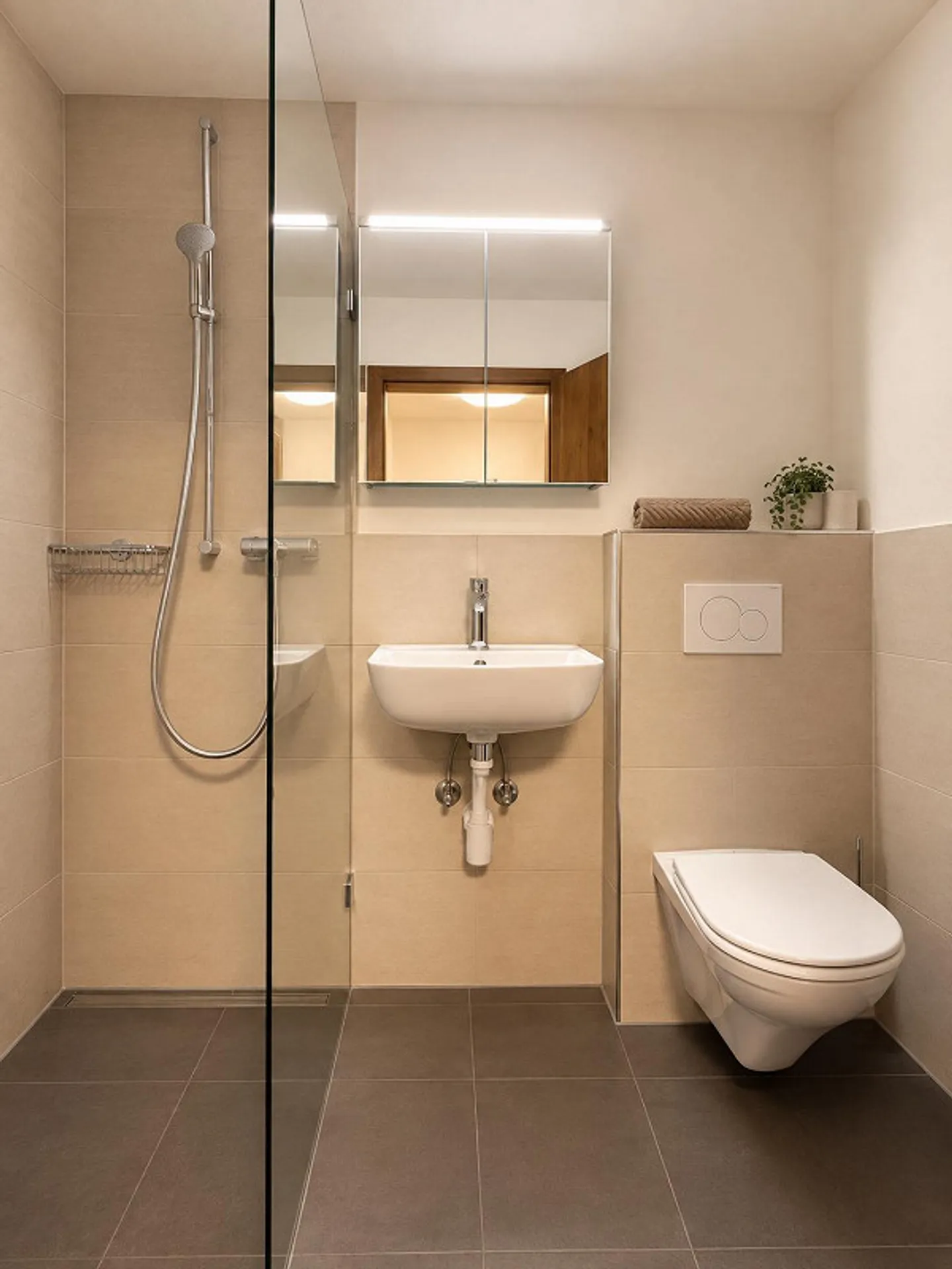 Auberge avec appartement de 5½ pièces dans les combles - Photo 5 sur 10
