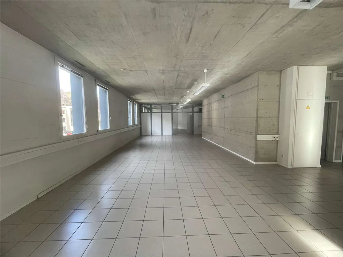 Büro-/Gewerbefläche in Mezzovico zu vermieten - Photo 3 of 5