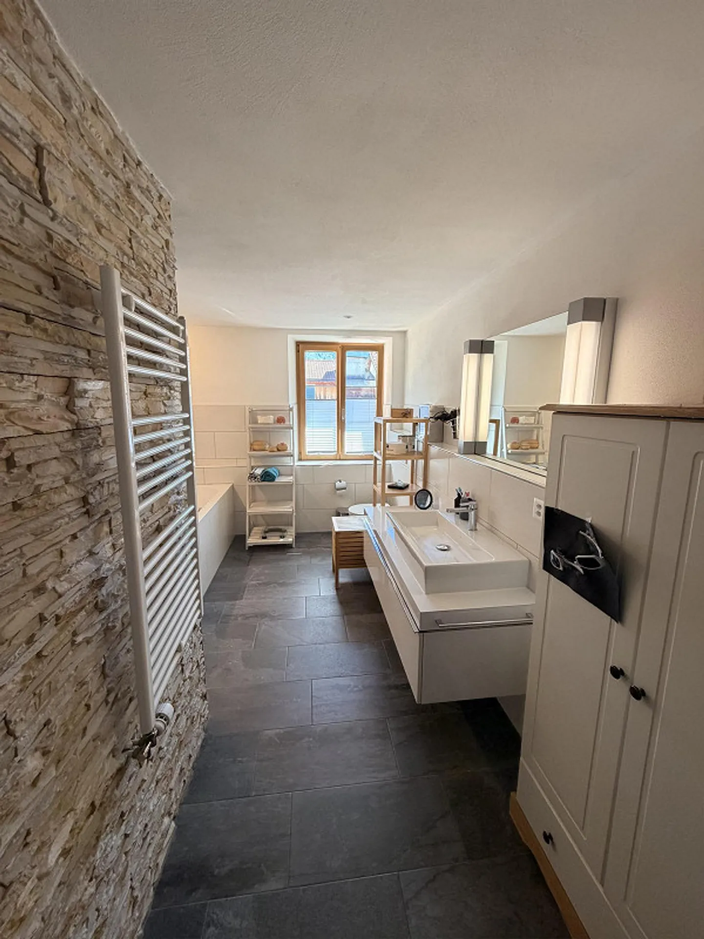 Auberge avec appartement de 5½ pièces dans les combles - Photo 10 sur 10