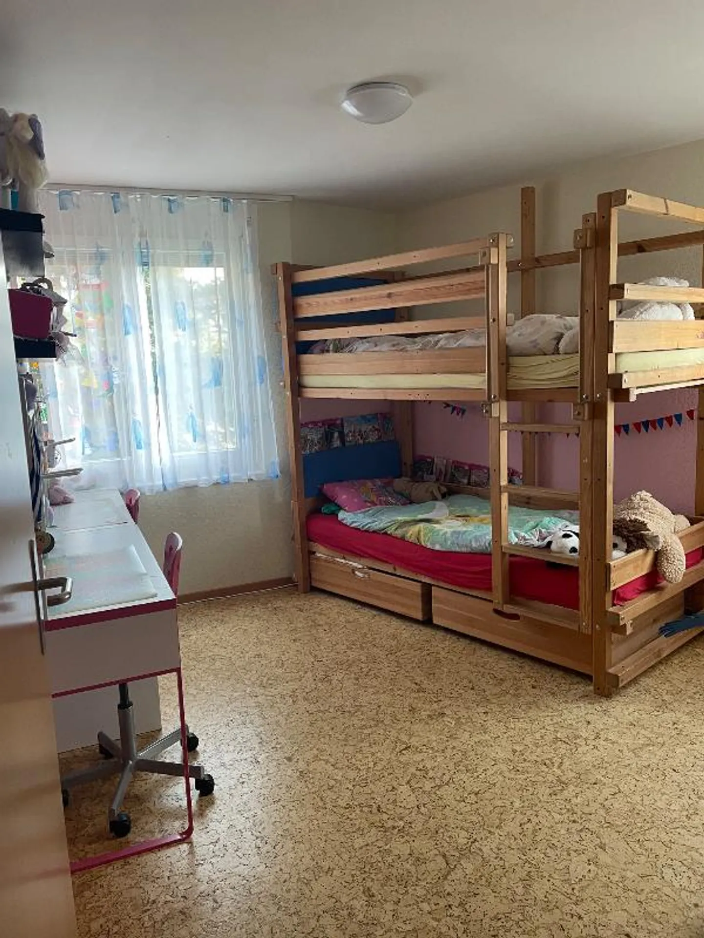 Spacious 5.5-room apartment with balcony and garage - Photo 4 of 4