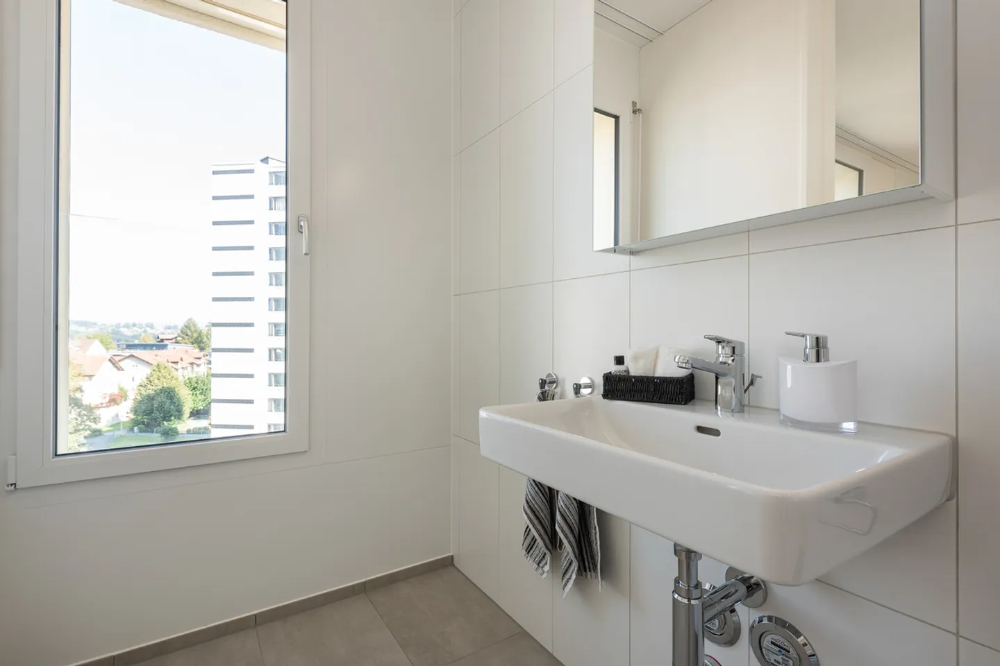 Centrally Located Home in Littau - Photo 7 of 11