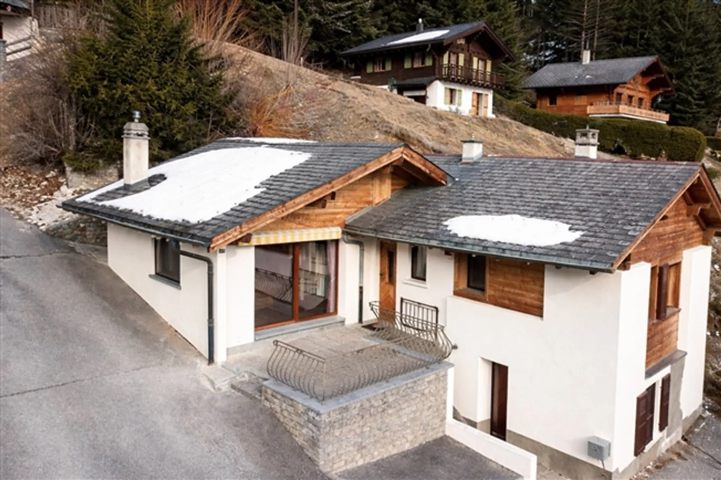 Chalet bifamilial avec charme authentique, entièrement rénové - Photo 8 sur 10