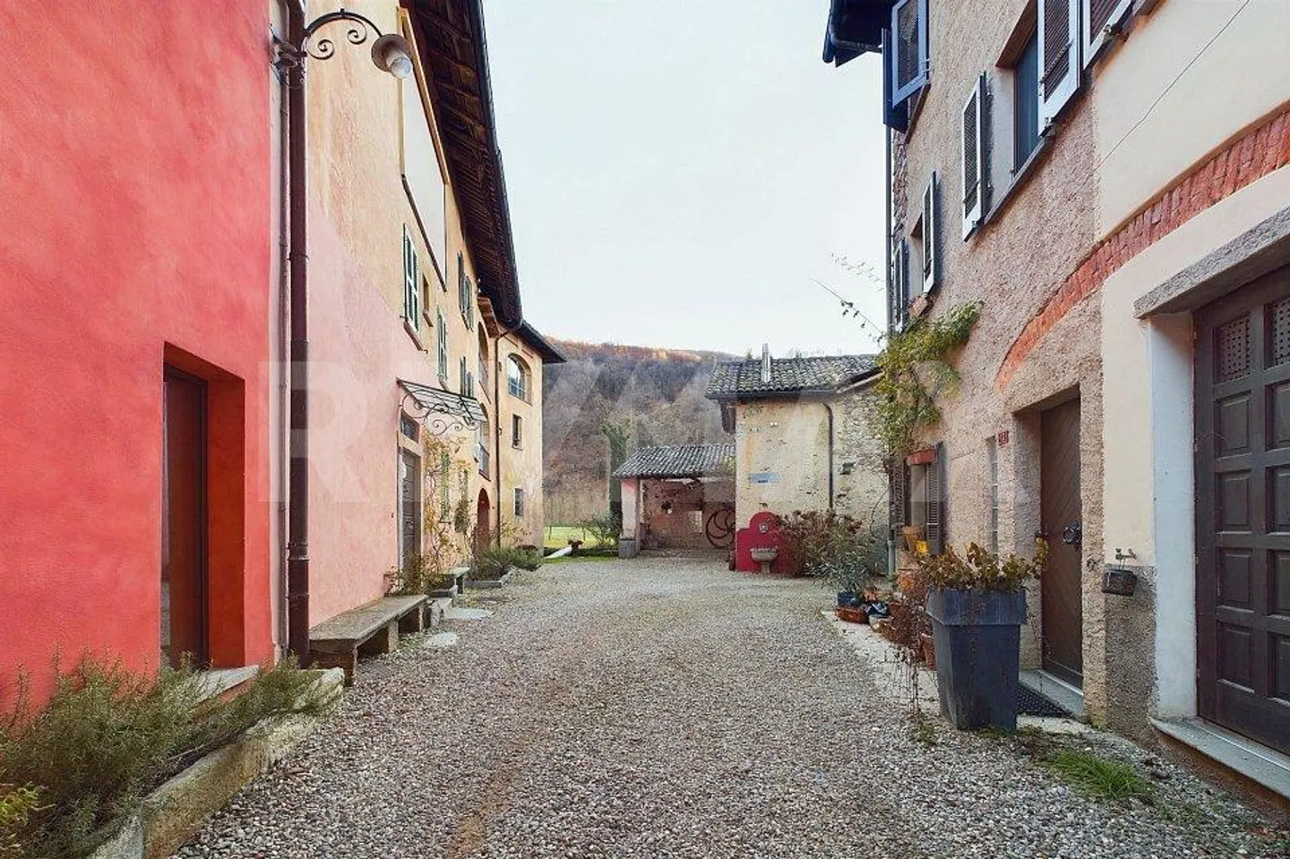Eleganza e design storico a Monteggio - Foto 4 di 13
