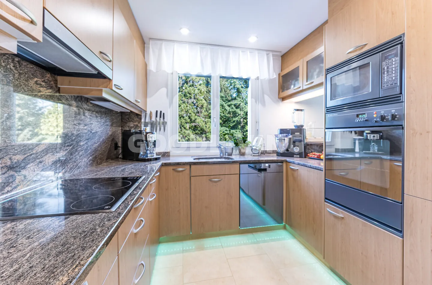 Geräumige Wohnung am Zürichsee - Foto 3 von 7