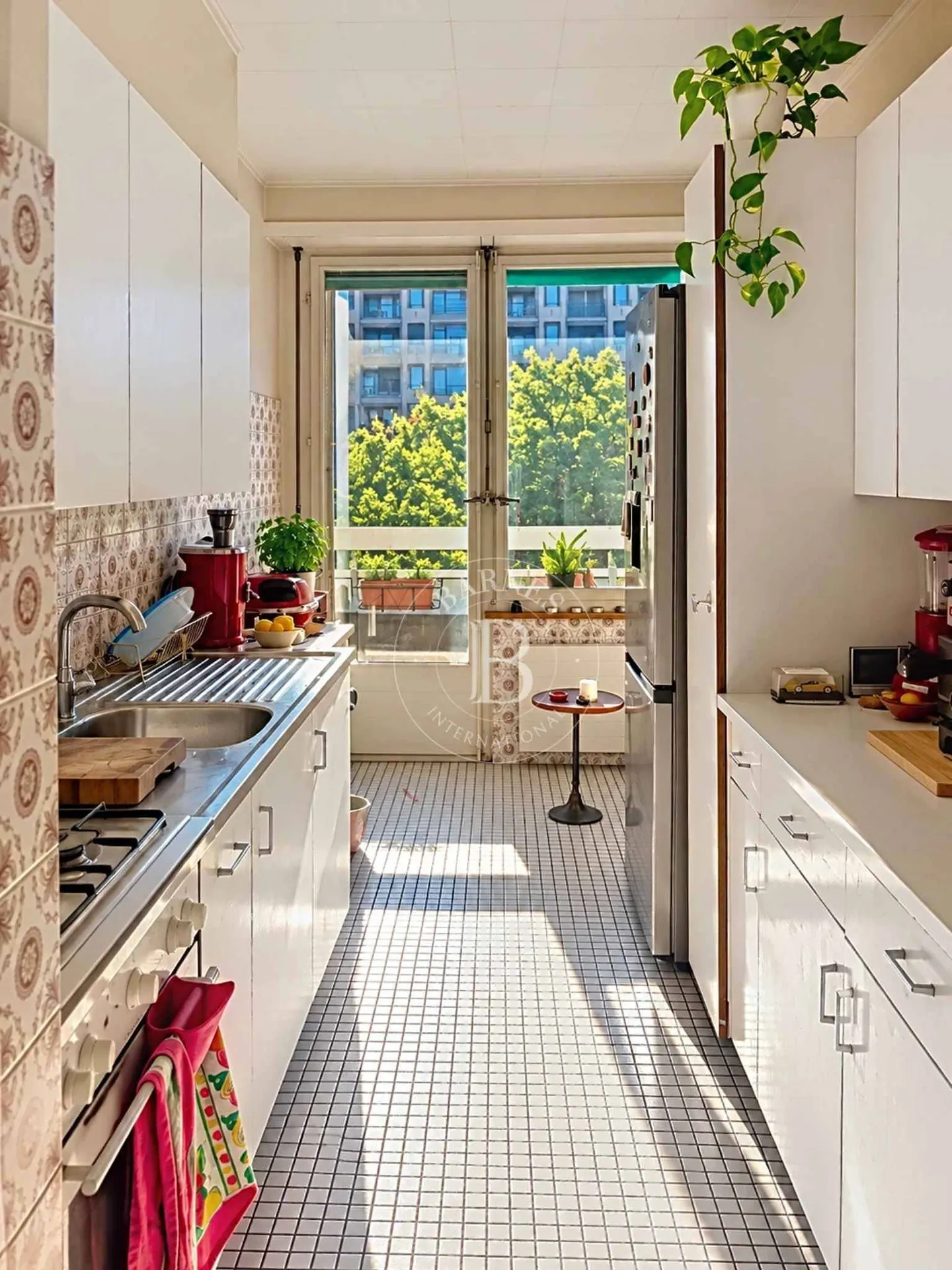 Schöne 4-Zimmer-Wohnung in hoher Etage im Herzen von Champel - Foto 3 von 10