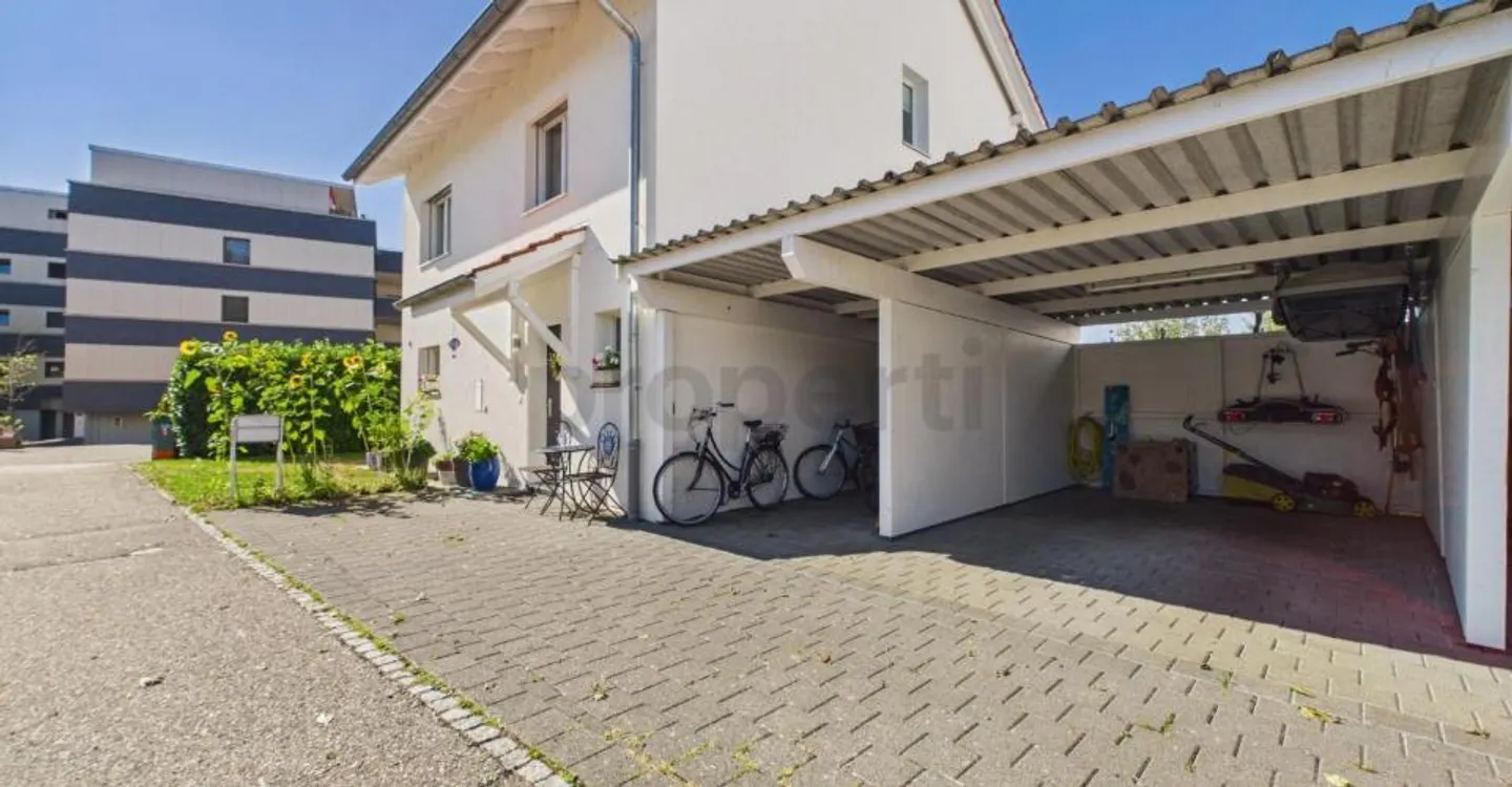 Detached single-family house from 2012: Modular underfloor heating, 5 bedrooms and sunny garden - Photo 1 of 12