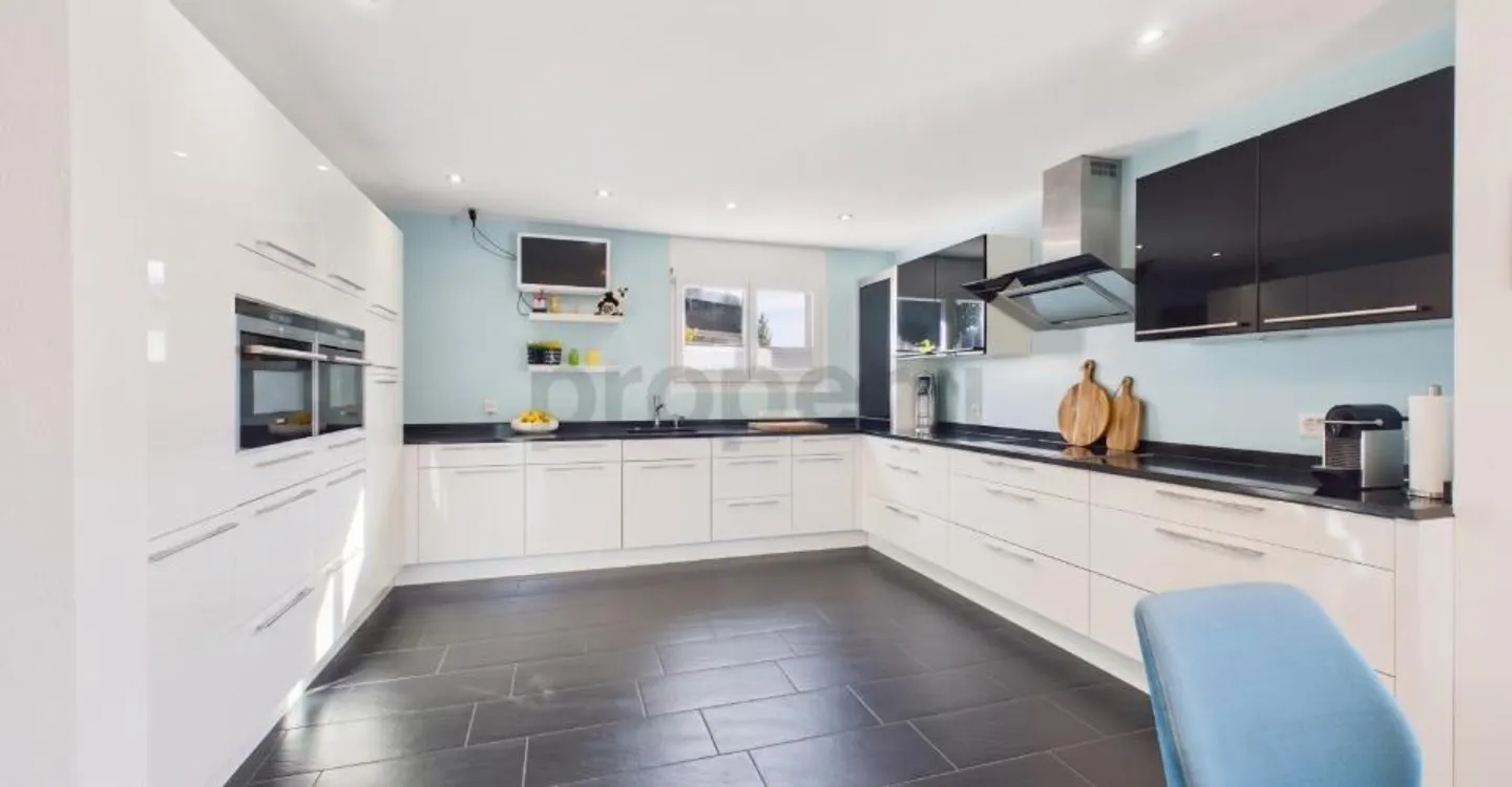Detached single-family house from 2012: Modular underfloor heating, 5 bedrooms and sunny garden - Photo 3 of 12