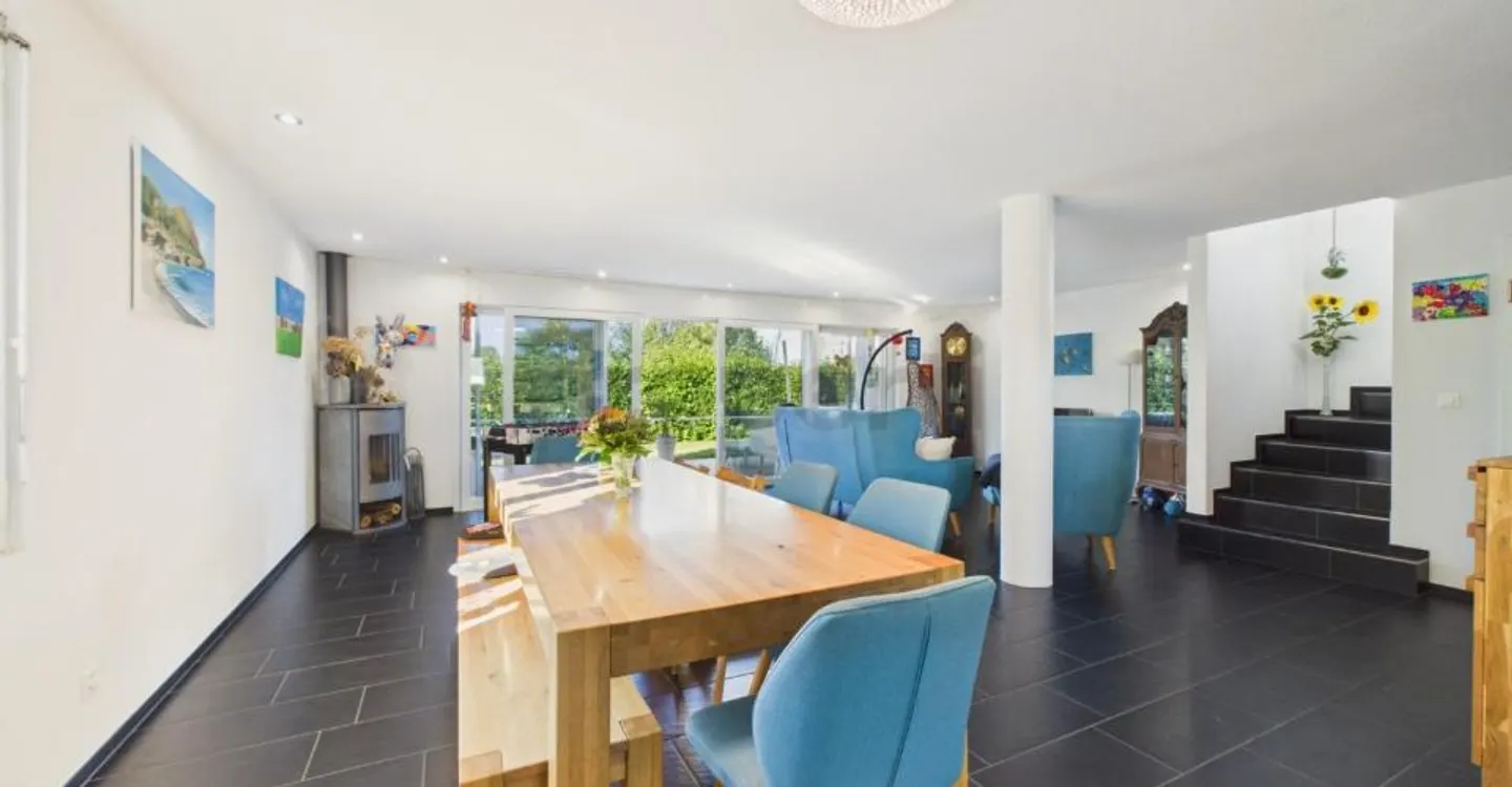 Detached single-family house from 2012: Modular underfloor heating, 5 bedrooms and sunny garden - Photo 4 of 12
