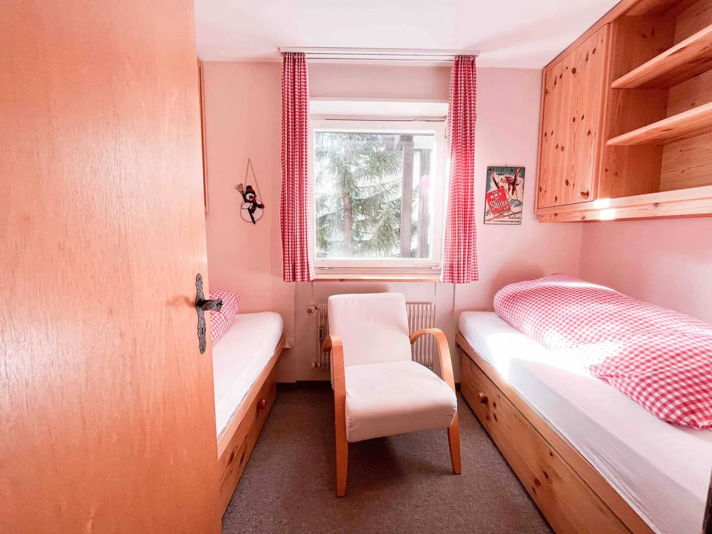 Ampio appartamento di 3,5 stanze nella casa Längfluh. - Foto 9 di 20
