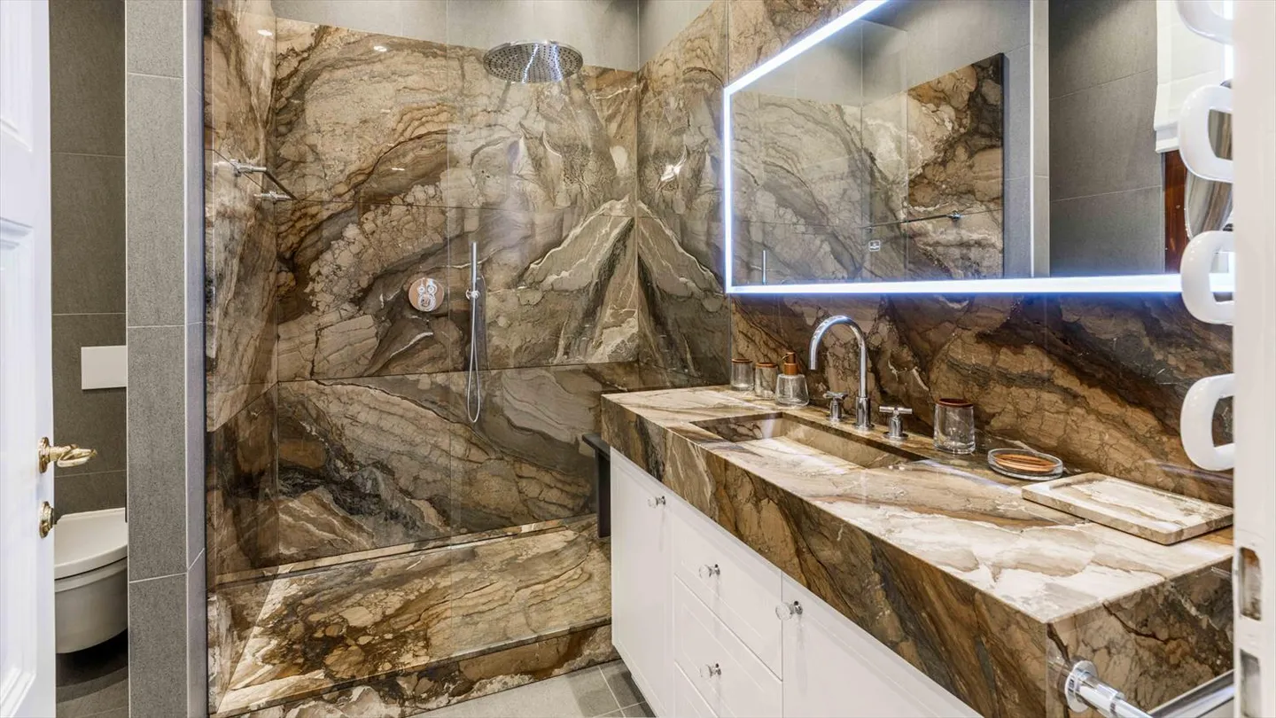 Appartamento 6 locali - Foto 9 di 10