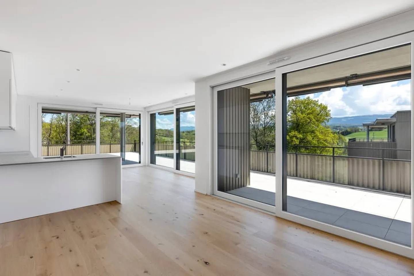 MATRAN - MAGNIFICENT PENTHOUSE OF 5.5 ROOMS WITH EXCEPTIONAL TERRACE OF 171 M² - Photo 2 of 9