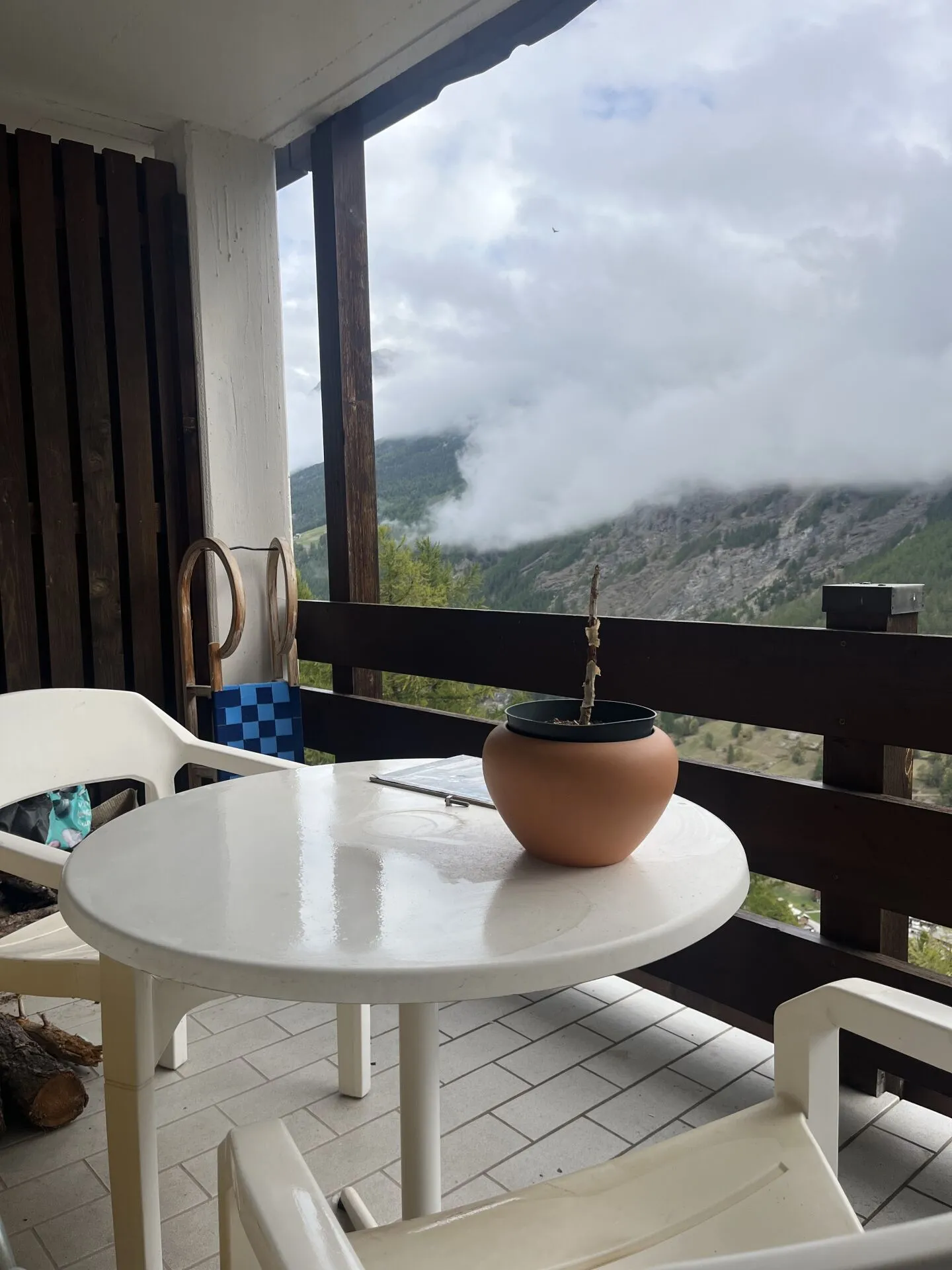 Ampio appartamento di 3,5 stanze nella casa Längfluh. - Foto 18 di 20