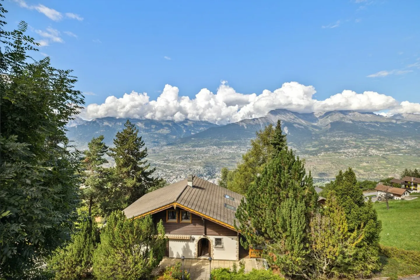Extraordinary Chalet with Panoramic View - Photo 2 of 19