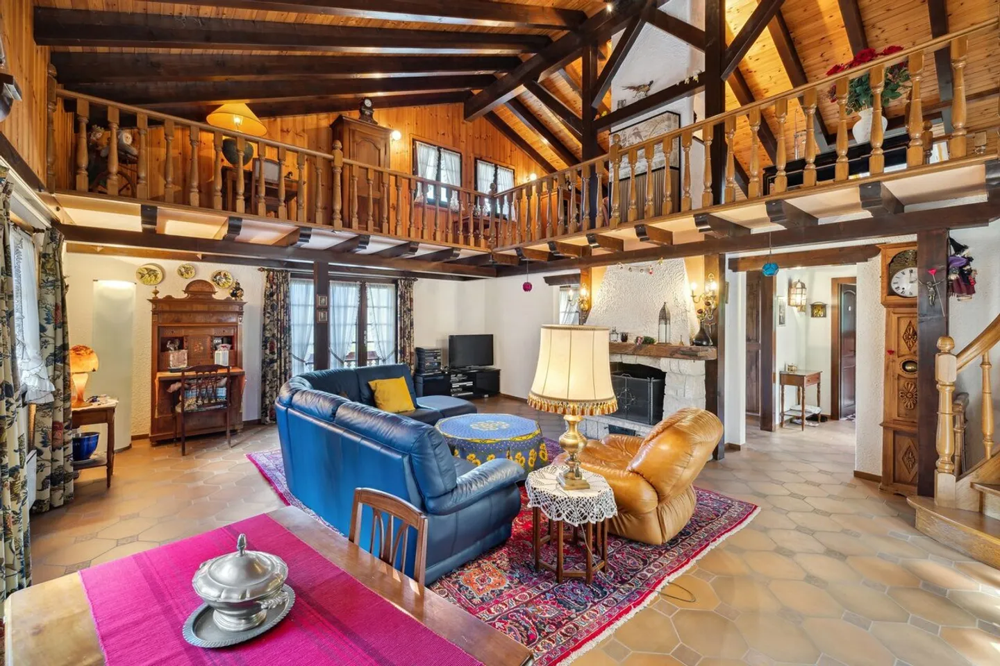 Extraordinary Chalet with Panoramic View - Photo 5 of 19