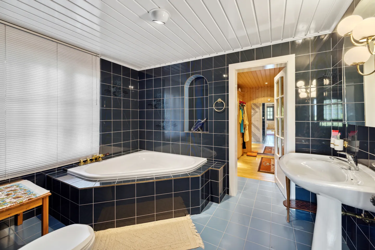 Extraordinary Chalet with Panoramic View - Photo 16 of 19