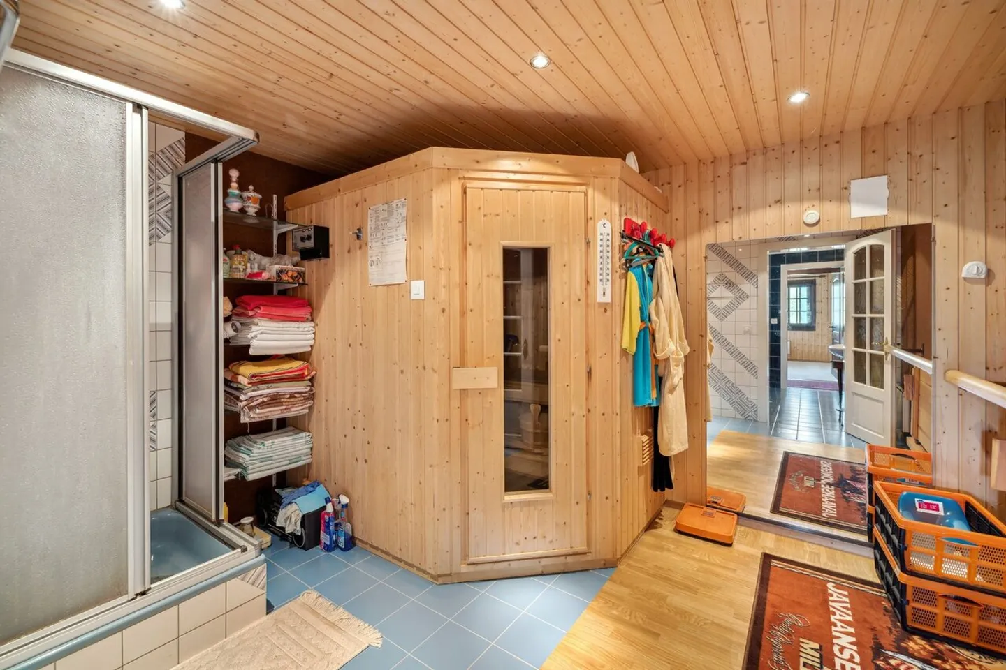 Extraordinary Chalet with Panoramic View - Photo 17 of 19