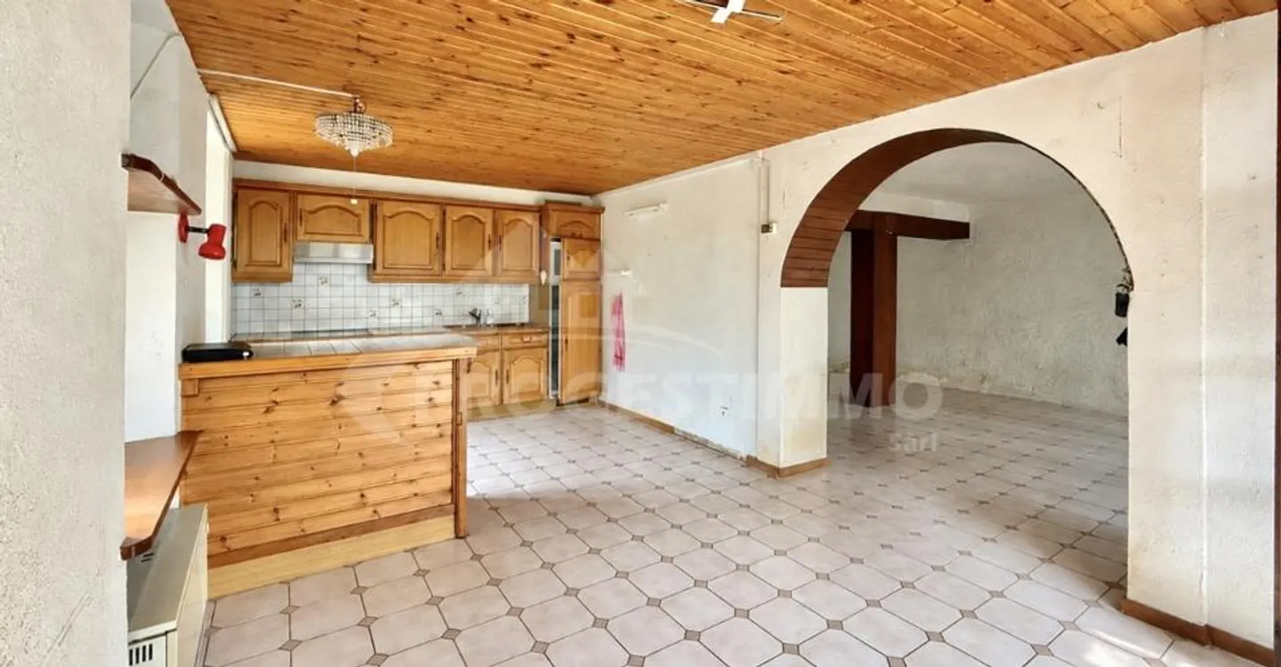 A CHARACTER PROPERTY WITH MULTIPLE POSSIBILITIES - Photo 2 of 12