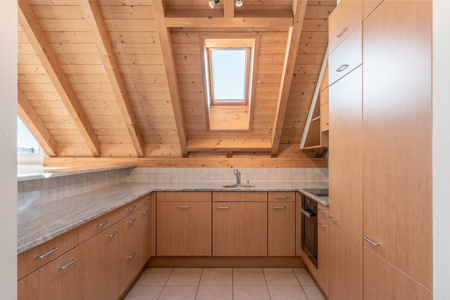 Attractive multi-family house with 6 apartments in Schüpfen - Photo 15 of 21