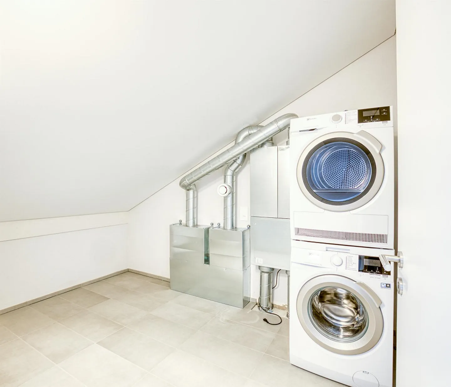Loft exclusif avec accès privé à l'ascenseur et chambres séparées ! - Photo 10 sur 13