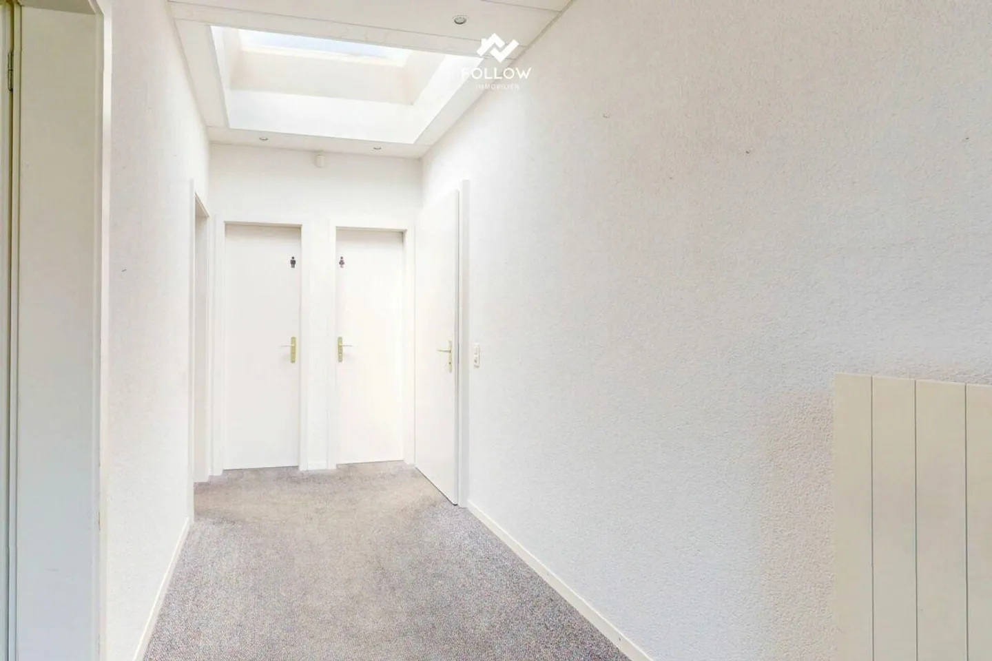 Moderna hall commerciale con ufficio e potenziale di utilizzo versatile in... - Foto 7 di 26