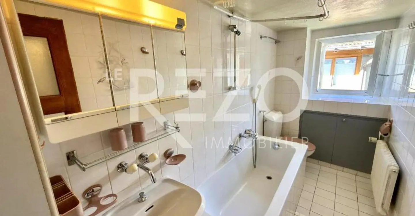 4.5 Room Apartment in a Listed House - (1978) LENS - Photo 6 of 11