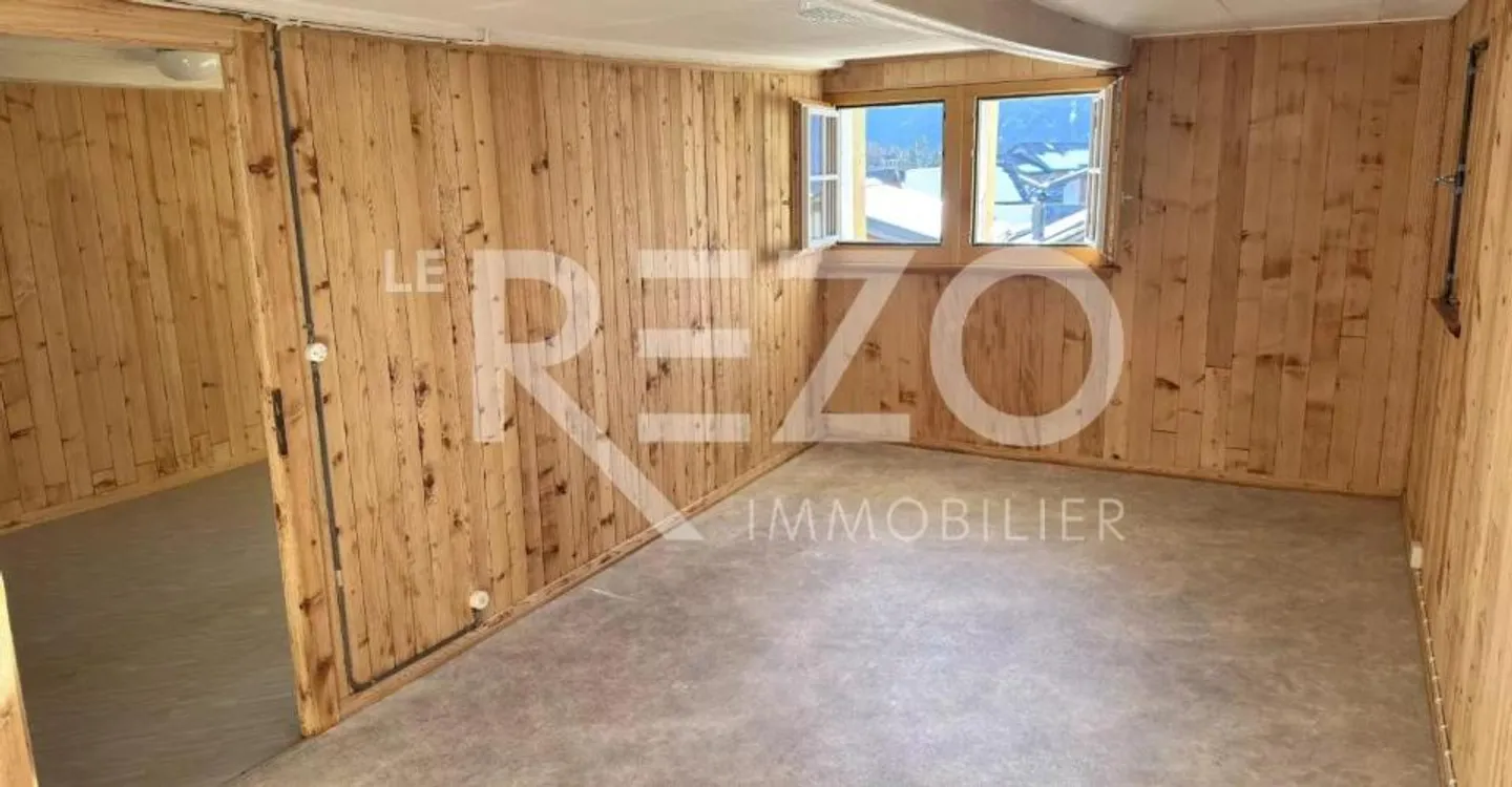 4.5 Room Apartment in a Listed House - (1978) LENS - Photo 3 of 11