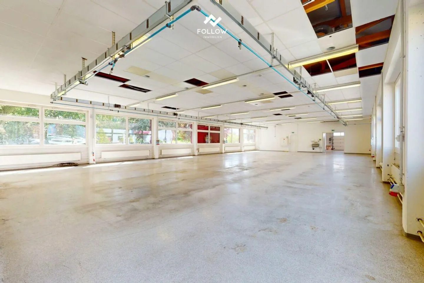 Moderna hall commerciale con ufficio e potenziale di utilizzo versatile in... - Foto 13 di 26
