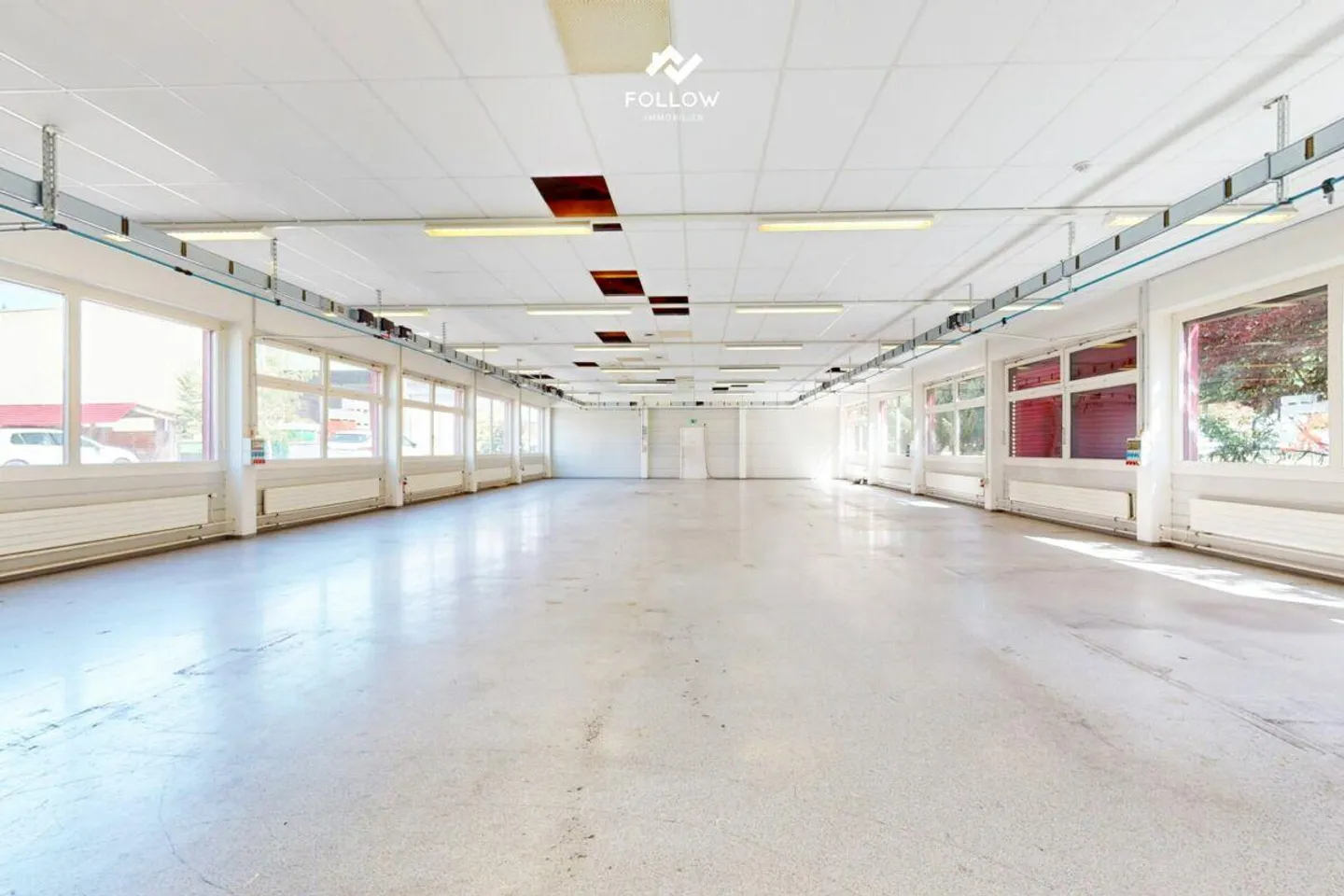 Moderna hall commerciale con ufficio e potenziale di utilizzo versatile in... - Foto 15 di 26