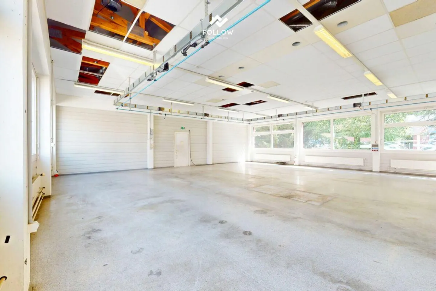 Moderna hall commerciale con ufficio e potenziale di utilizzo versatile in... - Foto 16 di 26
