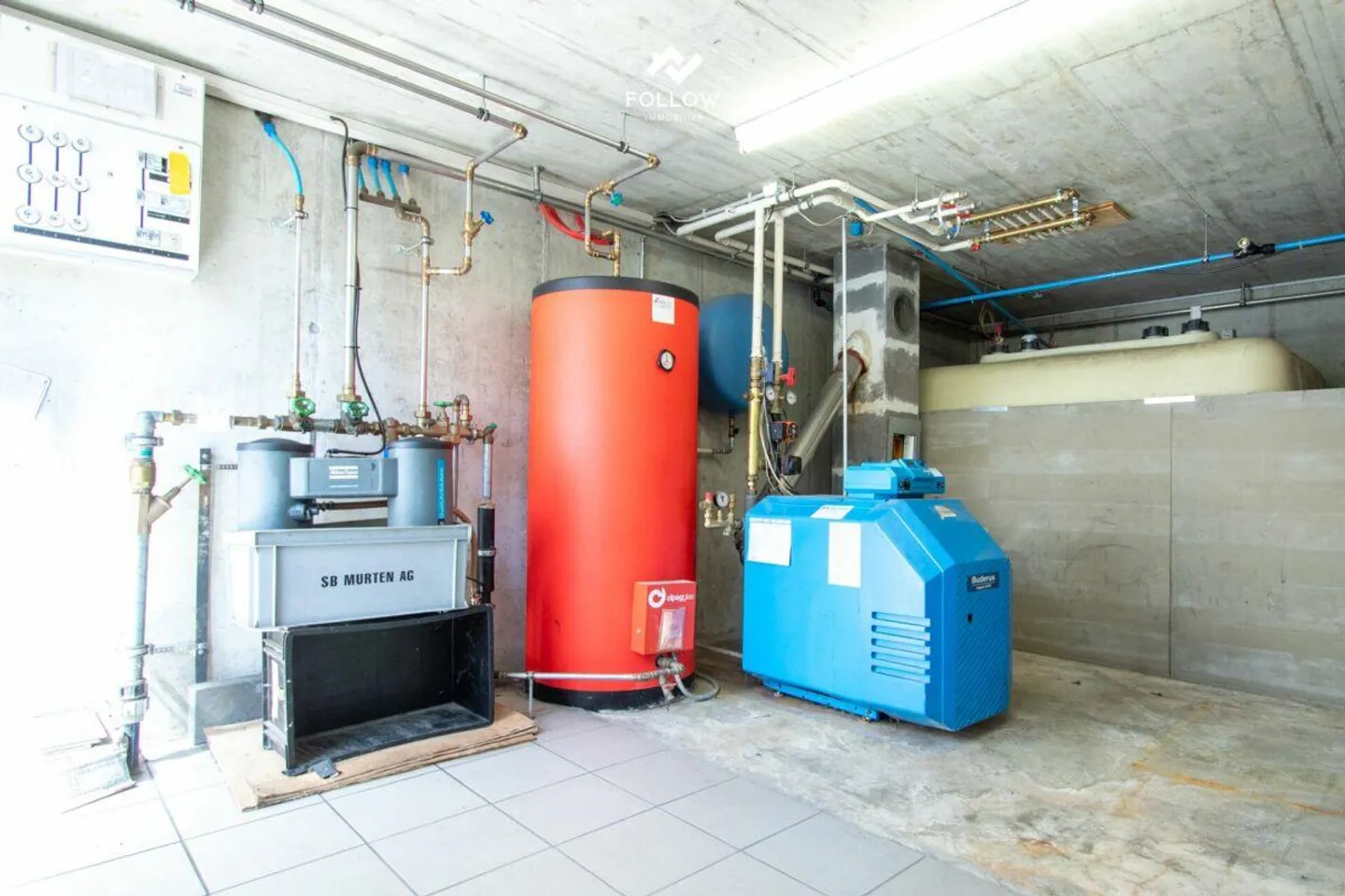 Moderna hall commerciale con ufficio e potenziale di utilizzo versatile in... - Foto 24 di 26