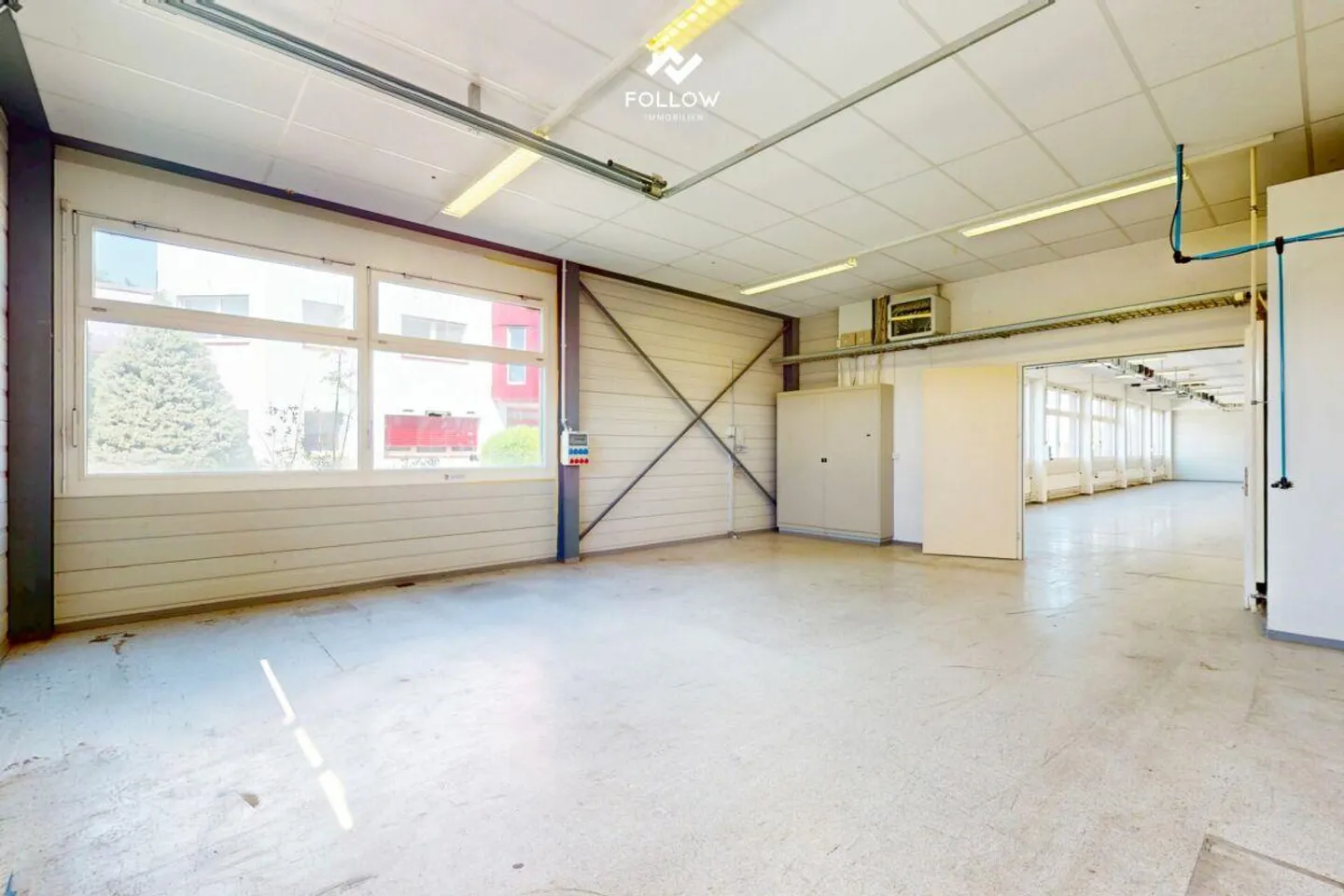 Moderna hall commerciale con ufficio e potenziale di utilizzo versatile in... - Foto 22 di 26