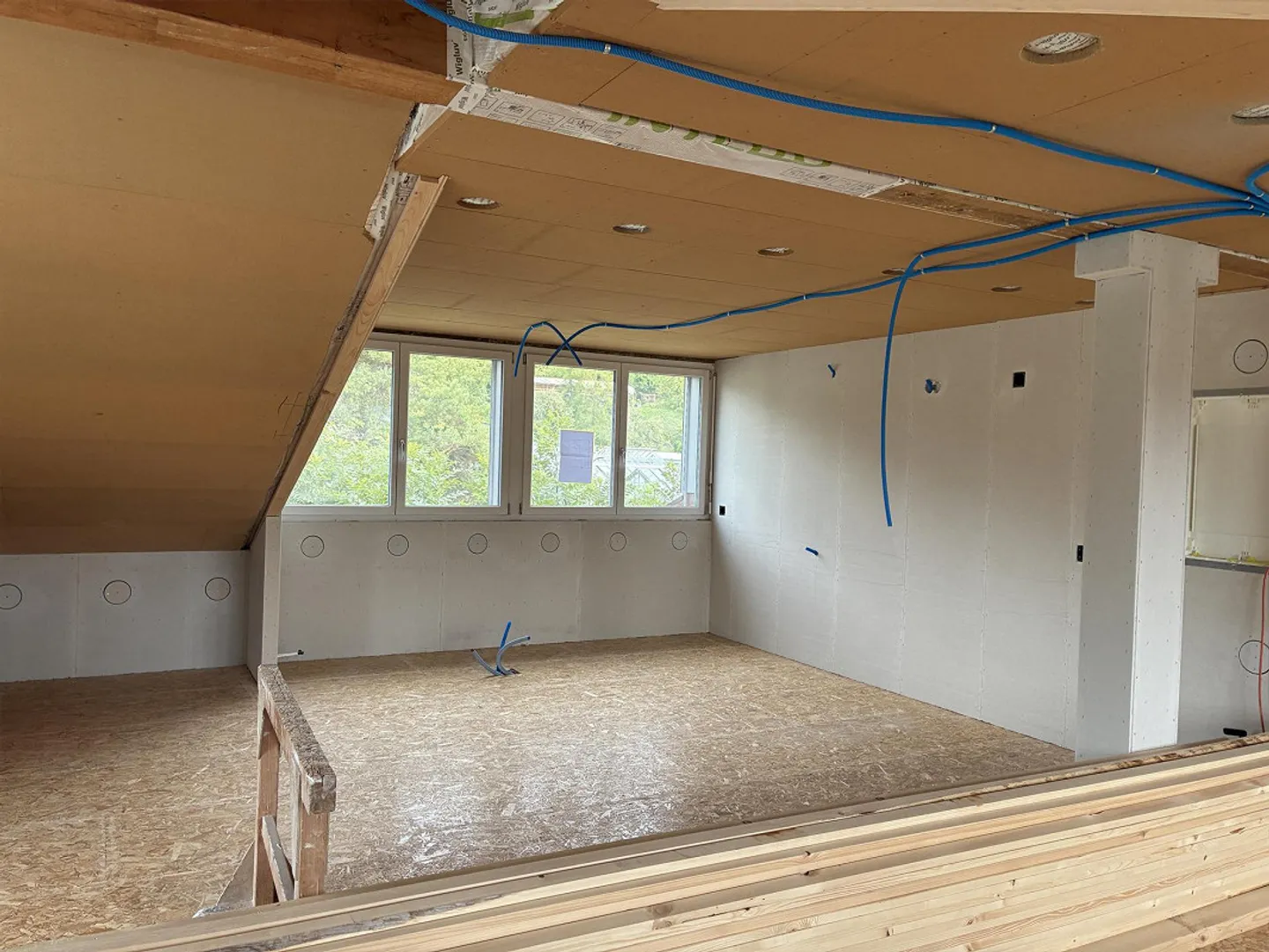 Residential and commercial property with carpentry near the train station - Photo 4 of 12