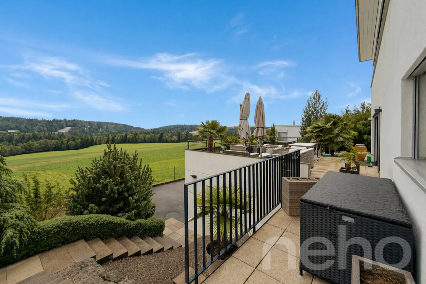 Elegante Villa Indipendente con Vista - Foto 1 di 12