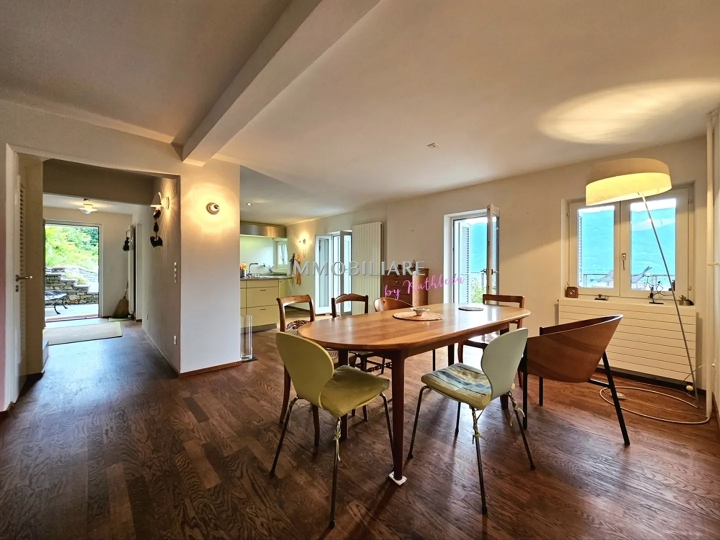 A special retreat amidst the vineyards: renovated Ticino house - Photo 9 of 13
