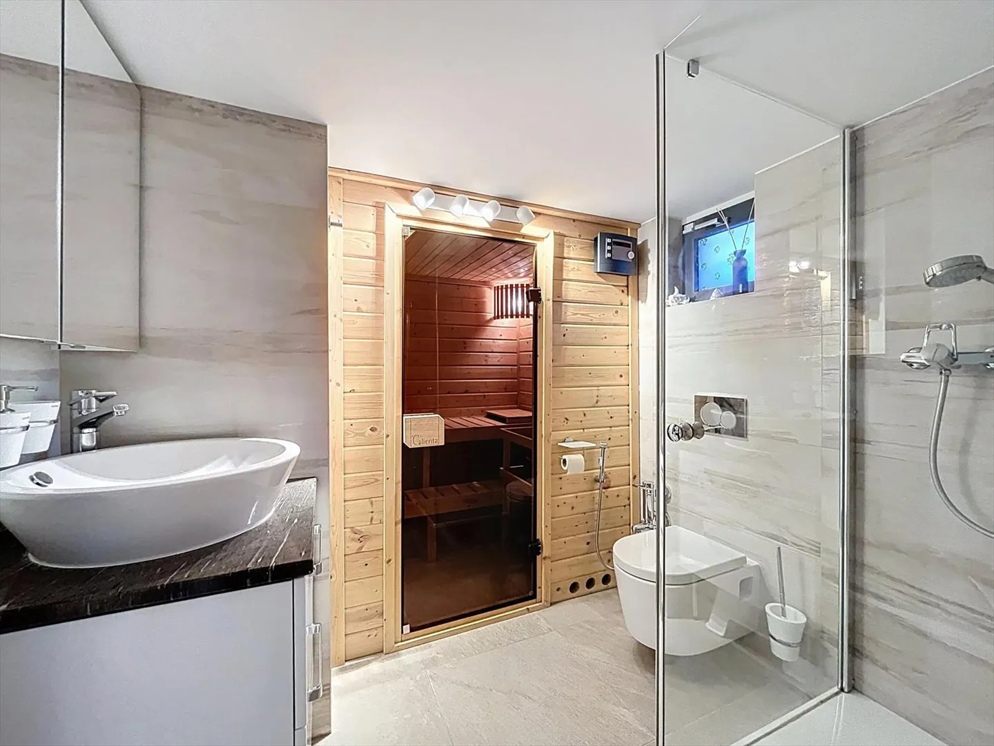 Magnifica villa con vista mozzafiato sul lago - Foto 13 di 13