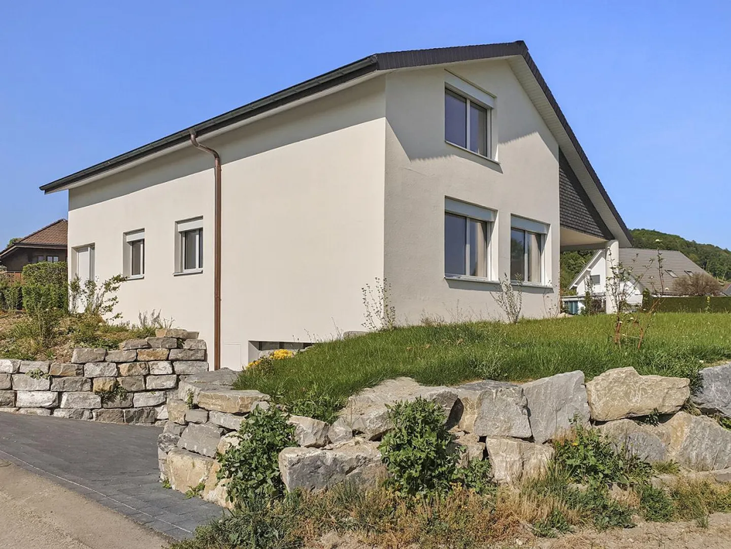 Charmantes Einfamilienhaus mit Pool - Foto 1 von 9