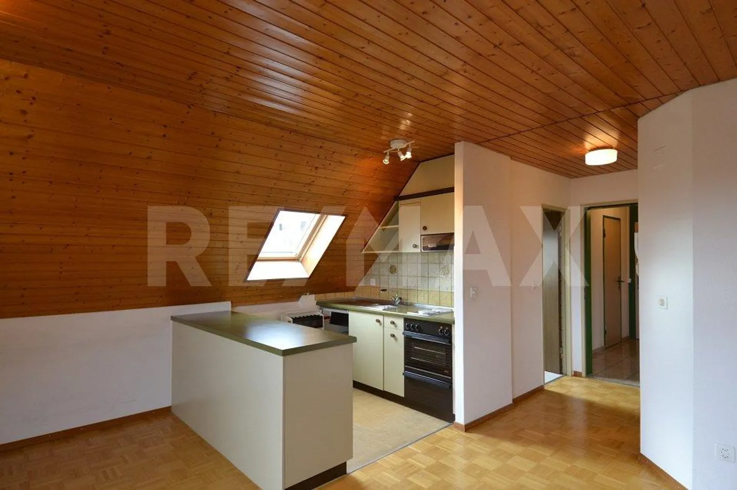 Appartement sous les combles de 2 pièces confortable - Photo 4 sur 10