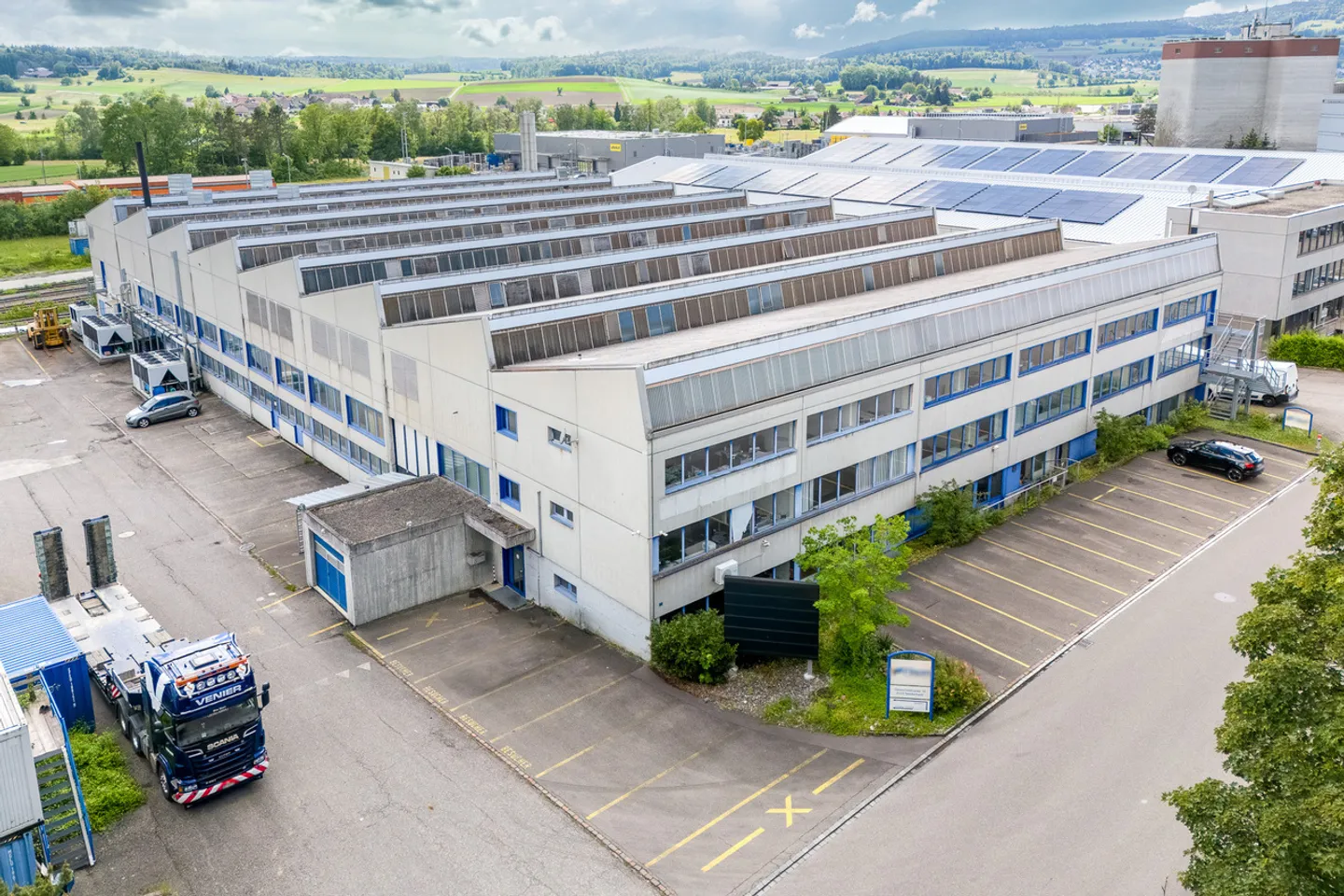 Edificio ad uso misto in affitto - Foto 2 di 9