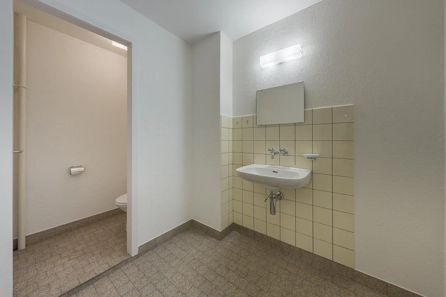 Your new office in the Neustadt district! - Photo 6 of 7