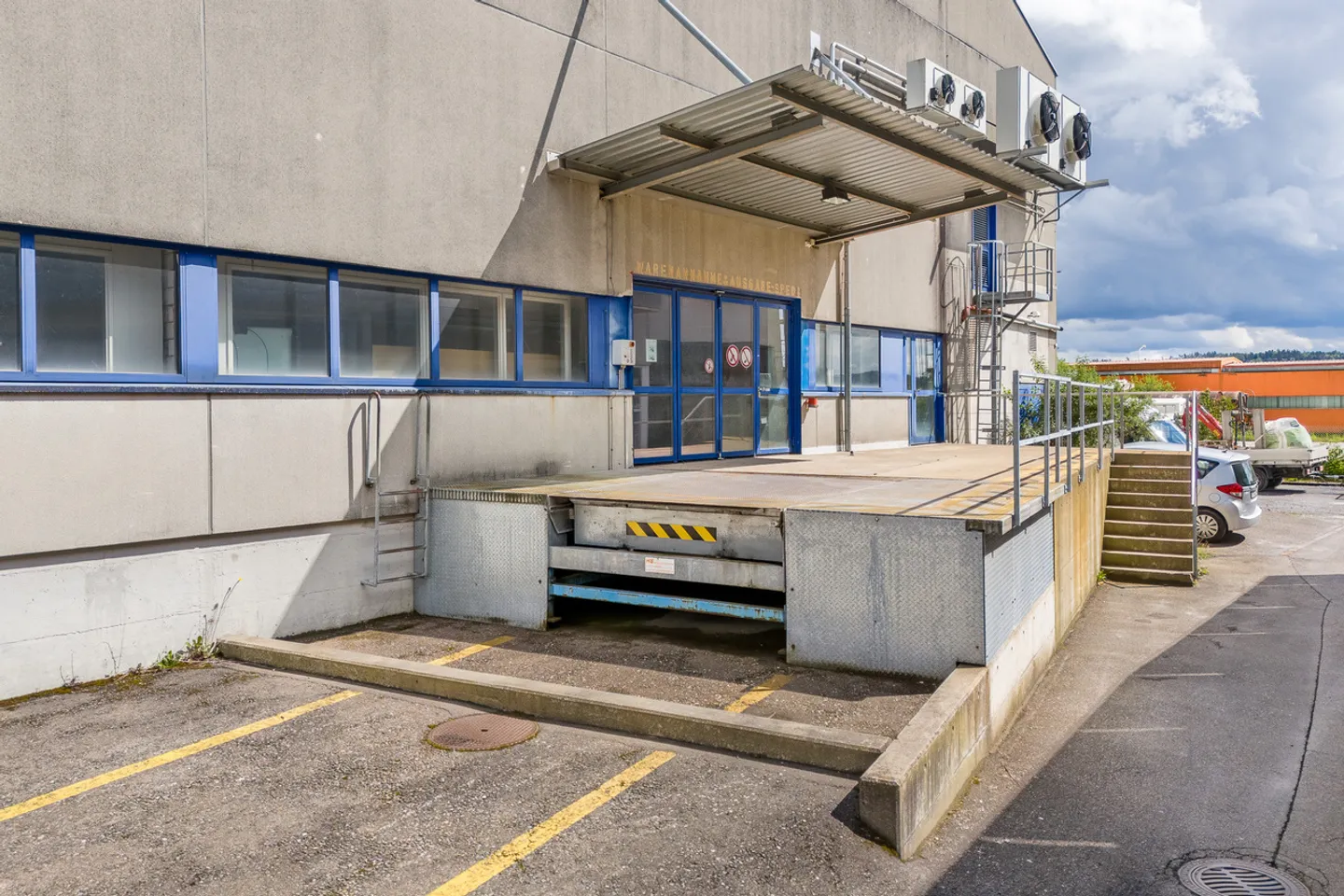 Edificio ad uso misto in affitto - Foto 4 di 9