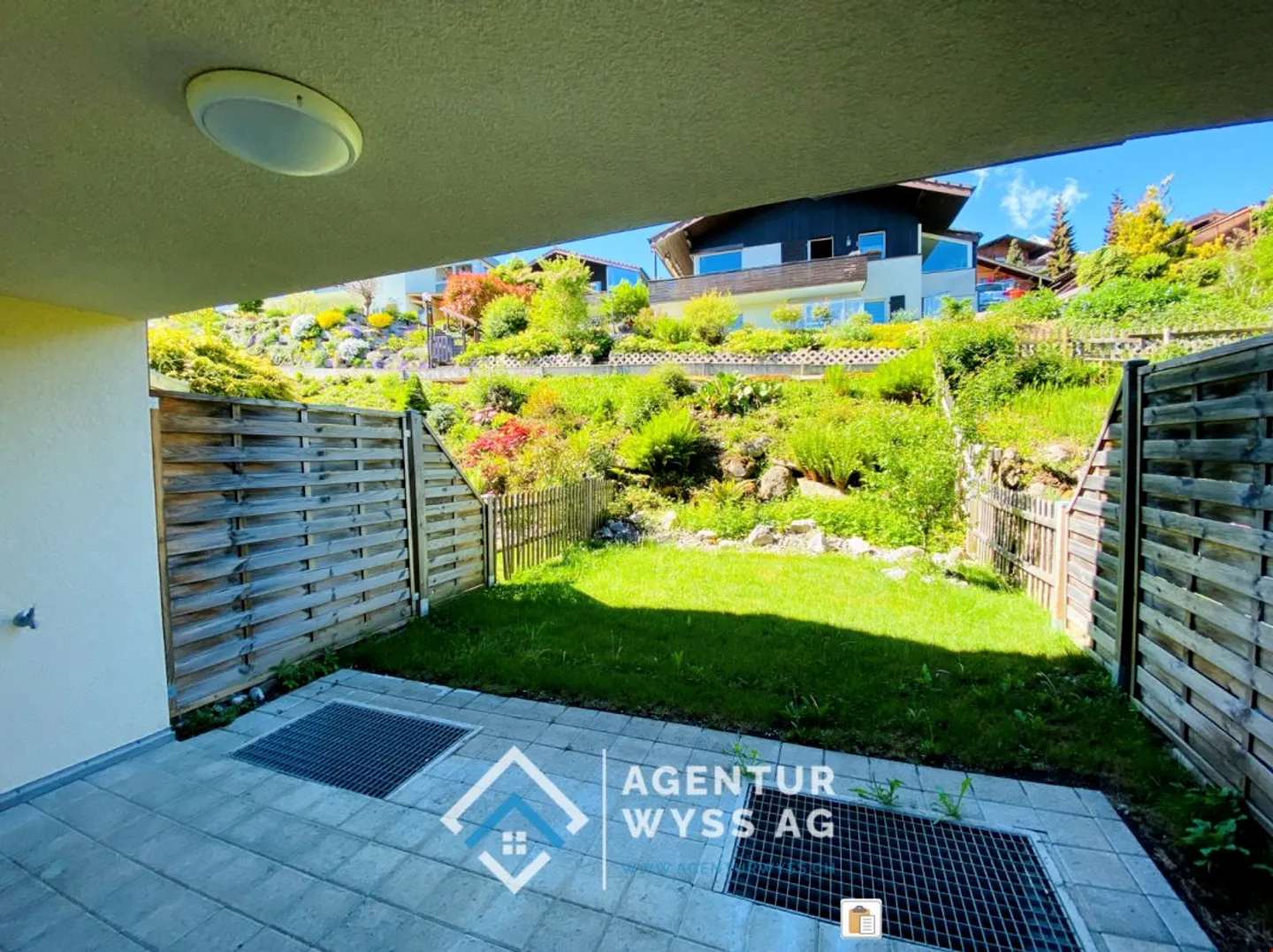 Incantevole Casa a Schiera con Vista Lago - Foto 11 di 11