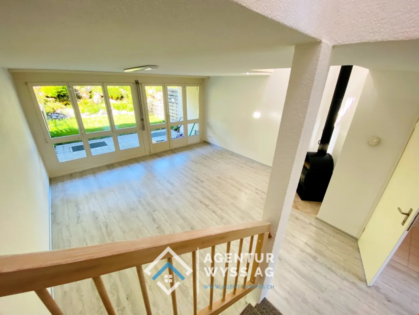 Incantevole Casa a Schiera con Vista Lago - Foto 7 di 11
