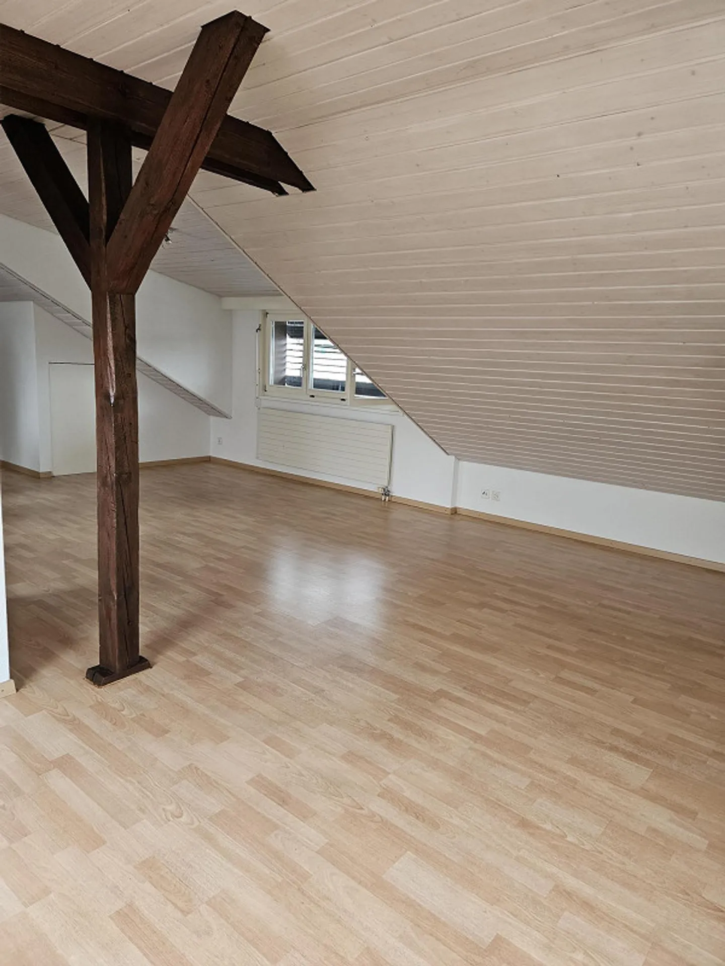1 1/2 room attic apartment for singles - Photo 4 of 8
