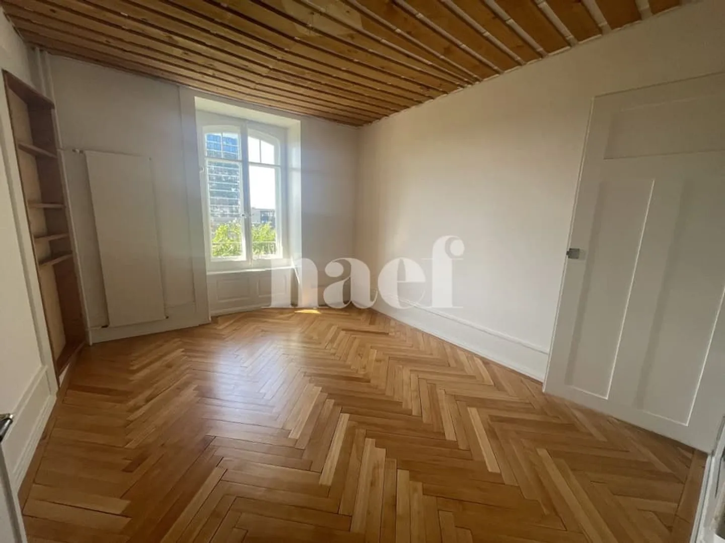 Vicino al centro città di Neuchâtel e alla stazione - Foto 3 di 5