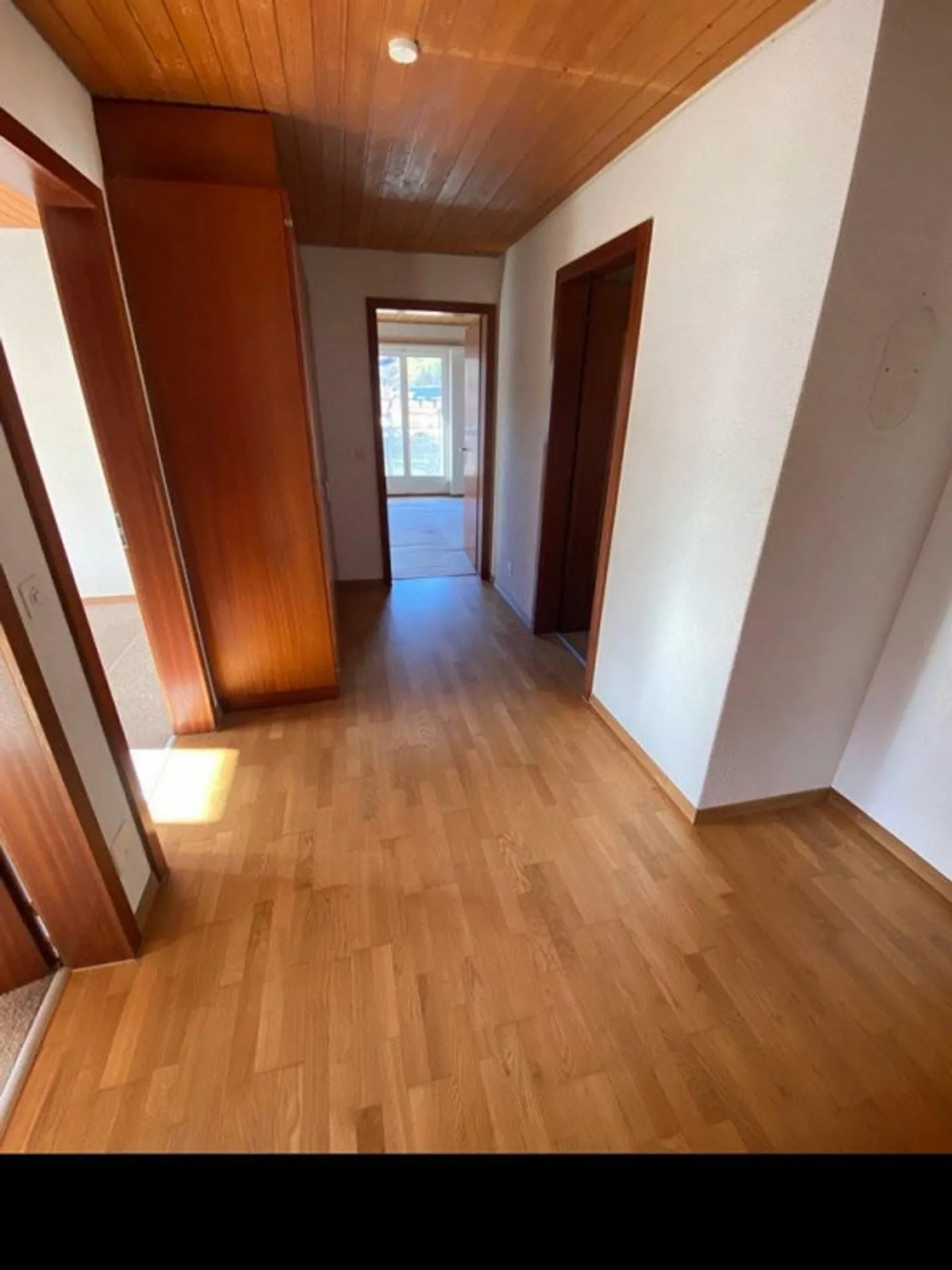 Penthouse dans un emplacement calme et verdoyant à Malters - Photo 2 sur 7