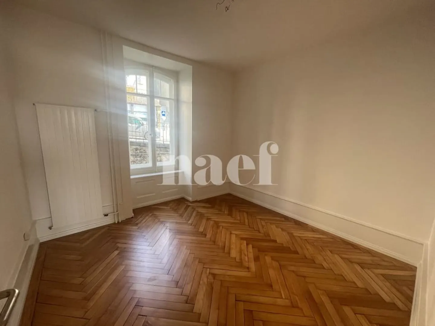 Vicino al centro città di Neuchâtel e alla stazione - Foto 4 di 5