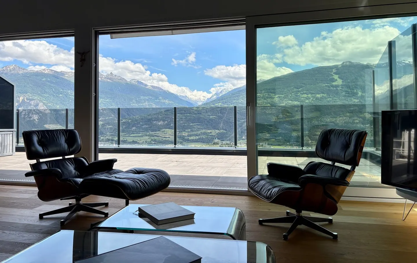 Stupendo Attico con Vista Montagna - Foto 2 di 17