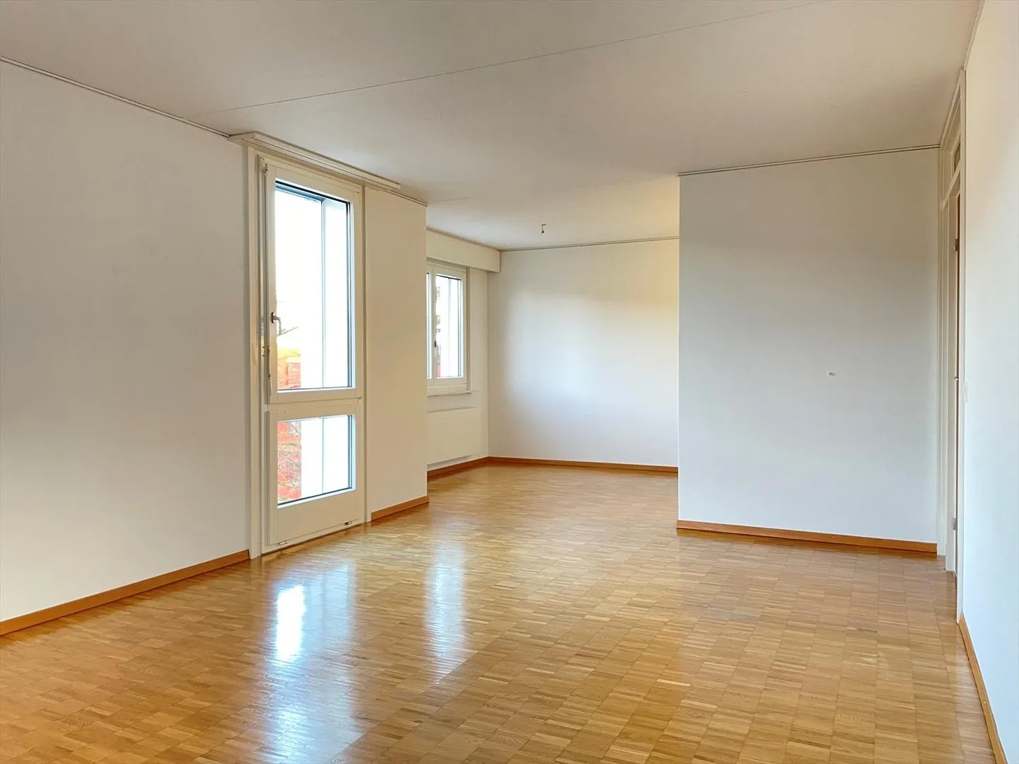 Gioiello spazioso in una posizione residenziale ideale! - Foto 4 di 13