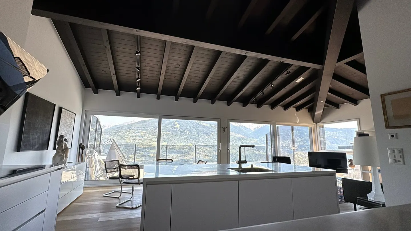Stupendo Attico con Vista Montagna - Foto 8 di 17